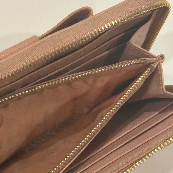 Prada Light Pink Bow Saffiano Leather Zippy Wallet - Picture 15 of 15